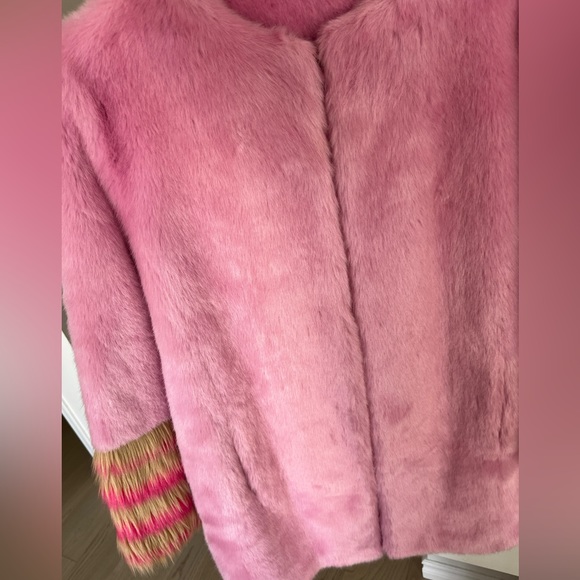 SJYP pink faux fur coat - Picture 3 of 4